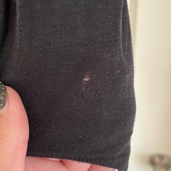 essential long-sleeve crewneck tee - Picture 4 of 5